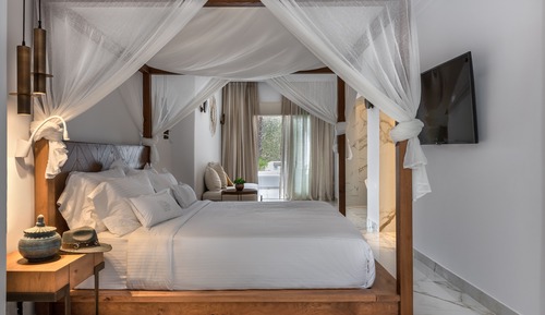 Dreamy Honeymoon Suite with Outdoor Hot Tub, Sea View