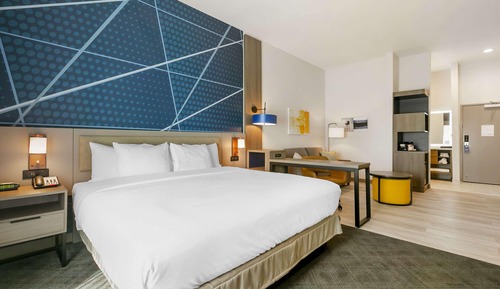 Suite, no fumadores (1 King Bed, 1 Double Bed)