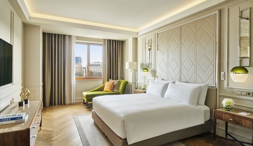 Suite, 1 cama de matrimonio grande, vistas a la ciudad