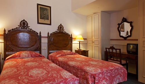 Habitación superior con 1 cama doble o 2 individuales