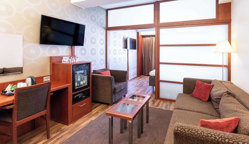Habitación superior, 1 cama de matrimonio grande con sofá cama, sauna