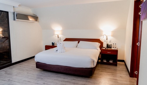 Suite Grand, 1 cama de matrimonio grande, bañera de hidromasaje