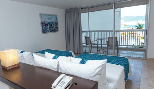 Suite estudio, 2 camas dobles, vistas parciales al mar