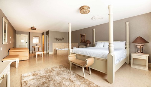 Suite, 1 cama de matrimonio grande, no fumadores, bañera de hidromasaje (Theme Room;Four Poster Bed)
