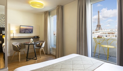 Estudio, balcón (Eiffel Tower View)