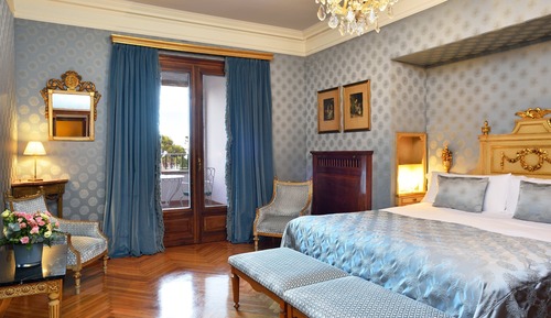 Habitación clásica doble (with extra bed, access terrace & spa)