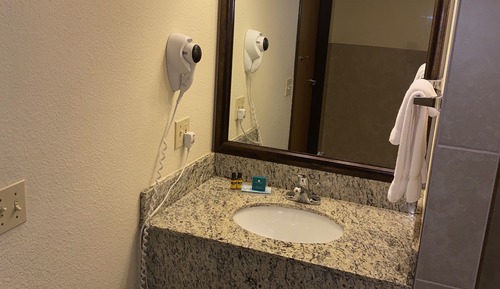 Habitación básica, 1 cama de matrimonio grande, accesible para personas con discapacidad