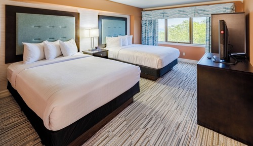 Suite estándar, vistas al parque (2 Queen Beds and 1 Sofa Bed)