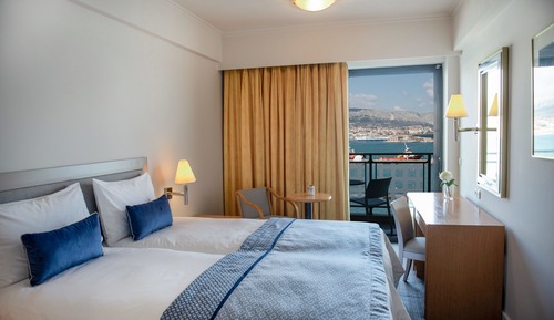 Habitación superior, vistas al puerto
