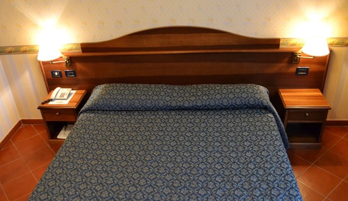 Habitación estándar con 1 cama doble o 2 individuales