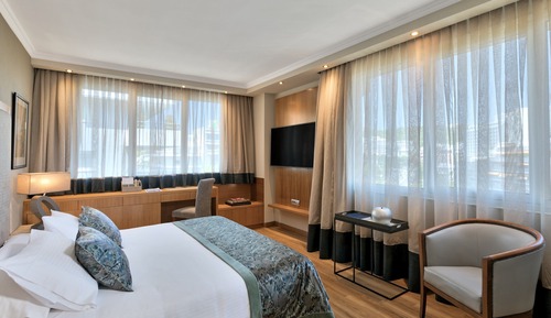 Suite (Divine)