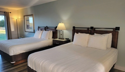 Habitación clásica, 2 camas de matrimonio (Pet Friendly)