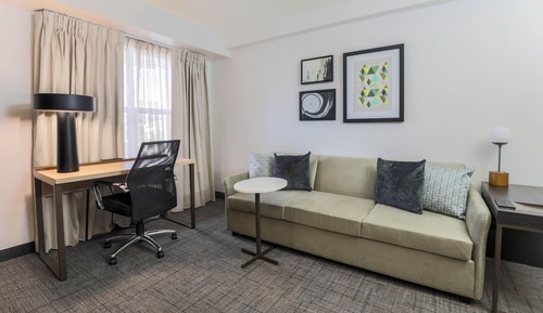Suite, 1 habitación (Mobility/Hearing Access, Roll-In Shwr)