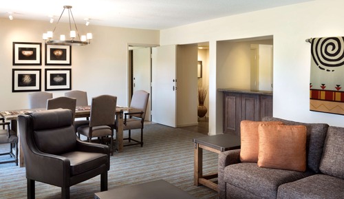 Suite (Conference)