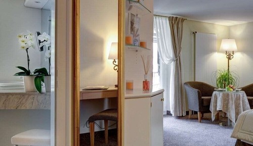 Habitación superior, balcón (South)