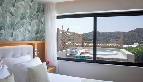 Suite ejecutiva, bañera de hidromasaje, vistas al mar
