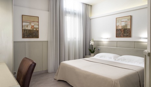 Habitación clásica con 1 cama doble o 2 individuales, en edificio anexo