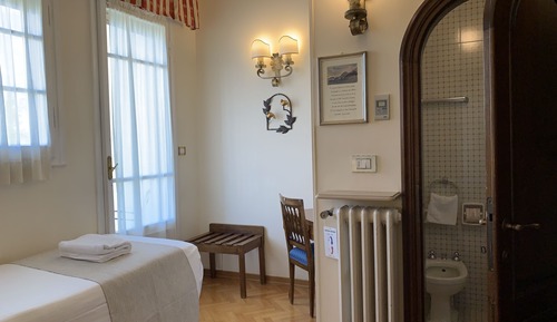 Habitación triple, balcón