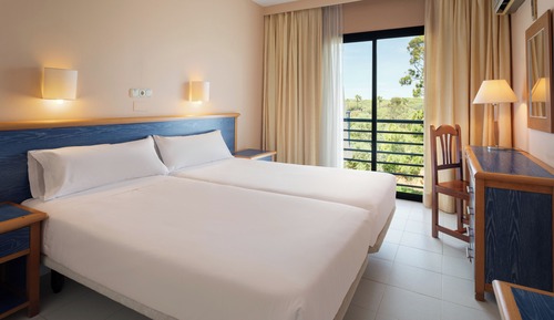 Apartamento, vistas al jardín (2+1)