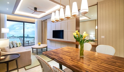 Suite (Amari)