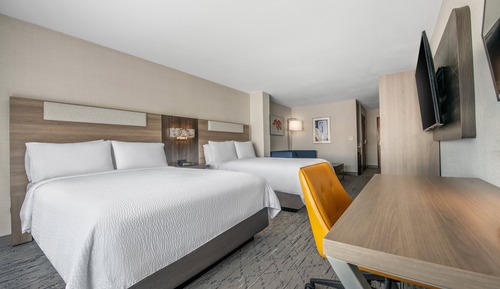 Suite, varias camas (With Living Area)