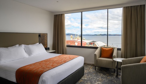 Suite ejecutiva, vistas al puerto