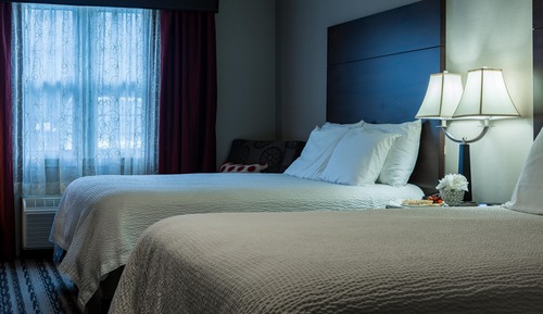 Habitación doble, 2 camas dobles, no fumadores (No Pets)