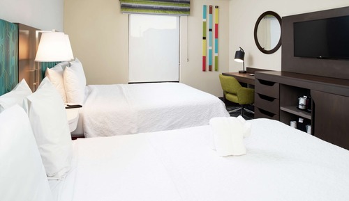Habitación, 2 camas de matrimonio, accesible para personas con discapacidad (Hearing Accessible)