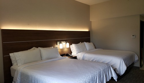 Habitación estándar, 2 camas de matrimonio, bañera accesible (Mobility)