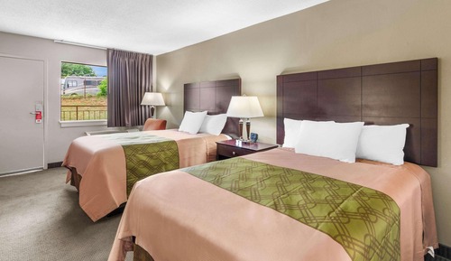 2 Double Beds, Smoking, Upgrade