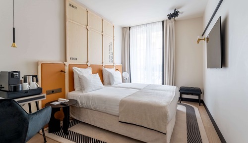 Habitación Estándar con camas gemelas - Minibar soft y bandeja de cortesía,Chromecast,Prensa digital