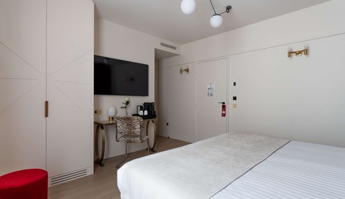 Habitación Doble Superior - Minibar soft de cortesía, bandeja de cortesía,Chromecast,Prensa digital