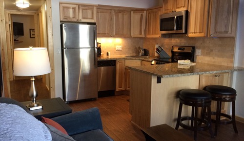 Apartamento tradicional, 1 cama de matrimonio, cocina, vistas a la montaña (1 bedroom 1 bath condo)