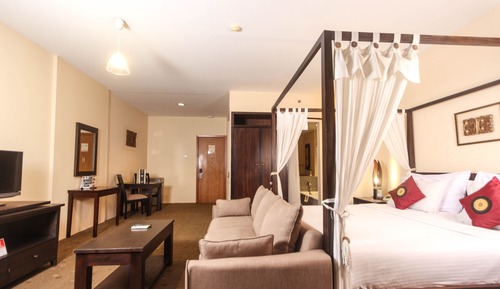 Junior Suite Village View