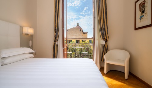 Habitación con 1 cama doble o 2 individuales, vistas al jardín
