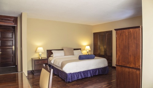 Corporate 1 King Bed