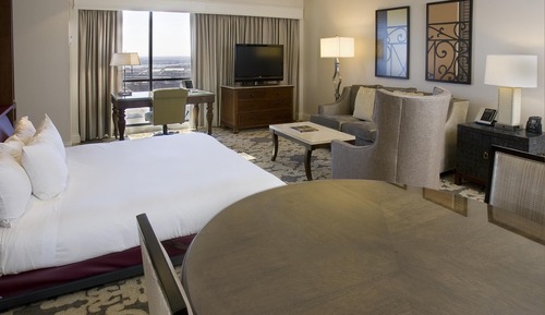 Room, 1 King Bed, Accessible (Roll-in Shower)