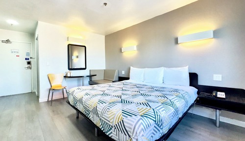Habitación Deluxe, 1 cama de matrimonio, no fumadores, frigorífico y microondas
