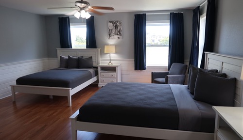 Standard Room, 2 Queen Beds, Courtyard View, 1st Floor, Pet Friendly