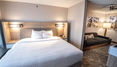 Suite, 1 cama de matrimonio grande con sofá cama (Mobility Accessible, Tub)