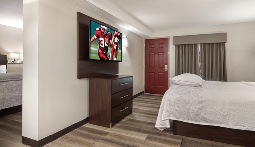 Suite Premium, varias camas, cocina básica (Upgraded Bedding & Snack, Smoke Free)