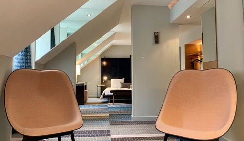 Derlon Suite