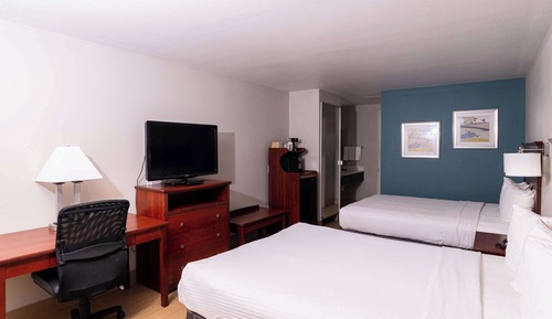 Habitación estándar, 2 camas de matrimonio, accesible para personas con discapacidad, bañera