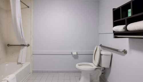 Habitación, 1 cama de matrimonio, accesible para personas con discapacidad (Accessible Tub)