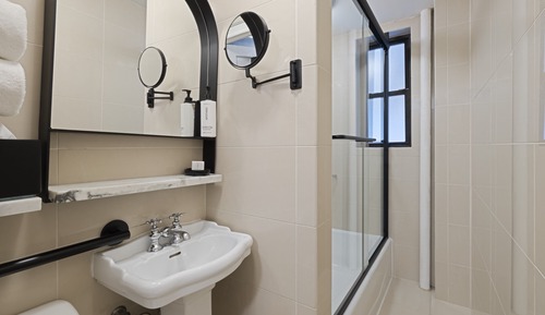 Habitación, 1 cama doble, accesible para personas con discapacidad (Cosy, Mobility, Accessible Tub)