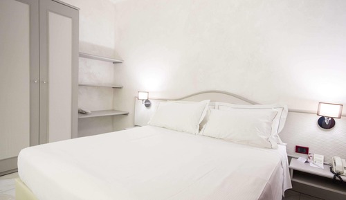 Suite, 1 cama de matrimonio, no fumadores, en edificio anexo (with Sofabed)