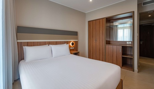Guest Room, 1 Queen Bed, Sea View