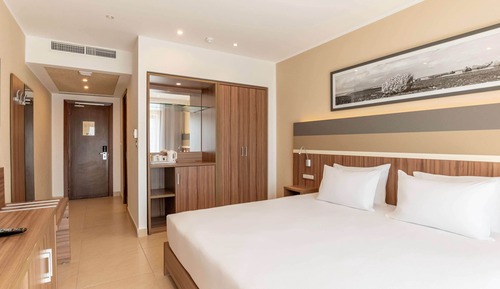 Guest Room, 1 King Bed, Sea View