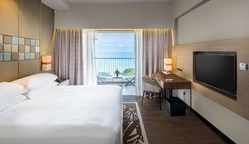 King, Habitación Premier, balcón, vistas al mar