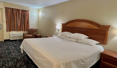 Suite, 1 cama de matrimonio grande, accesible para personas con discapacidad (Mobility, Bathtub)